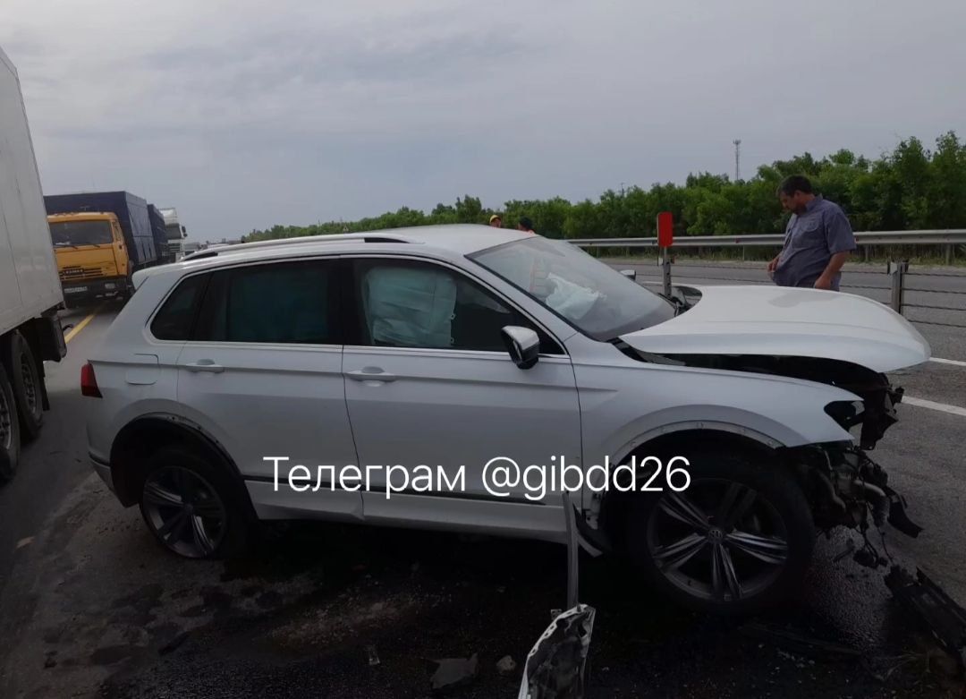 На Ставрополье водитель-лихач в результате ДТП попал в больницу