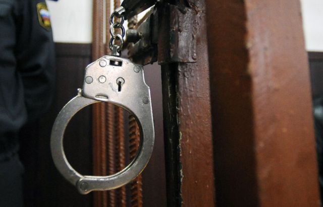 Суд продлил арест бывшему полпреду губернатора Андрею Уткину Суд продлил арест бывшему полпреду губернатора Андрею Уткину