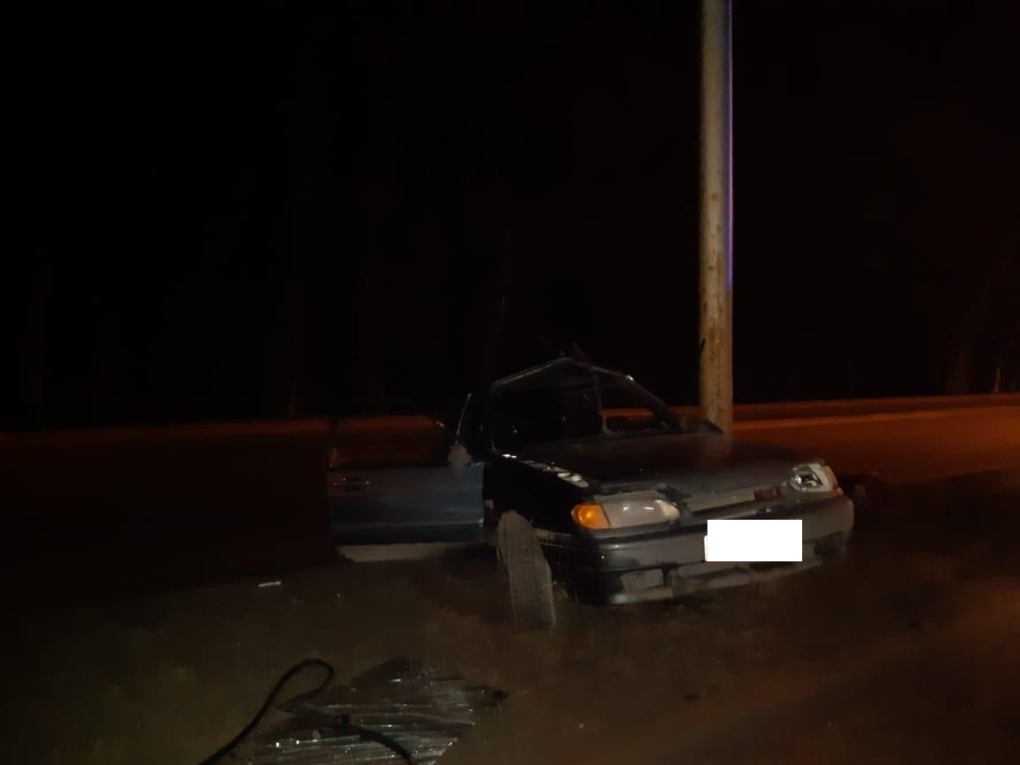 В Ставрополе в один и тот же столб за сутки въехали два водителя В Ставрополе в один и тот же столб за сутки въехали два водителя