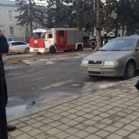 В Ставрополе из-за подозрительного предмета оцепили территорию на одной из центральных улиц В Ставрополе из-за подозрительного предмета оцепили территорию на одной из центральных улиц