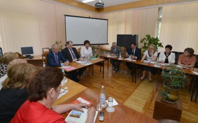 Педагоги поддержали предложение губернатора о модернизации системы образования края Педагоги поддержали предложение губернатора о модернизации системы образования края