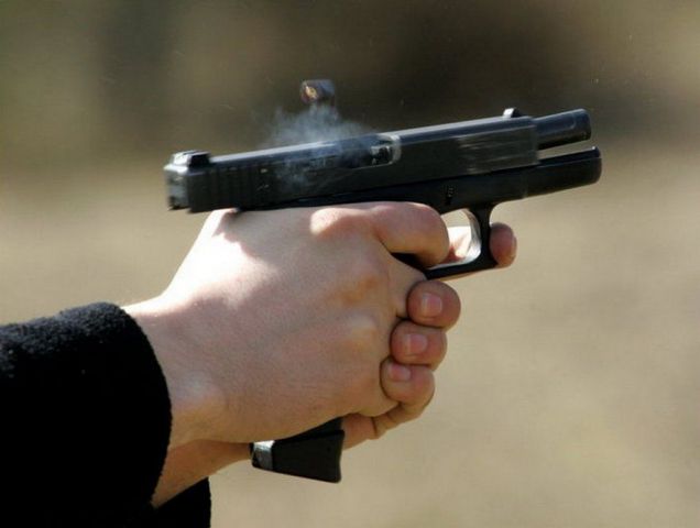 В Ставрополе неизвестный устроил стрельбу на дороге В Ставрополе неизвестный устроил стрельбу на дороге