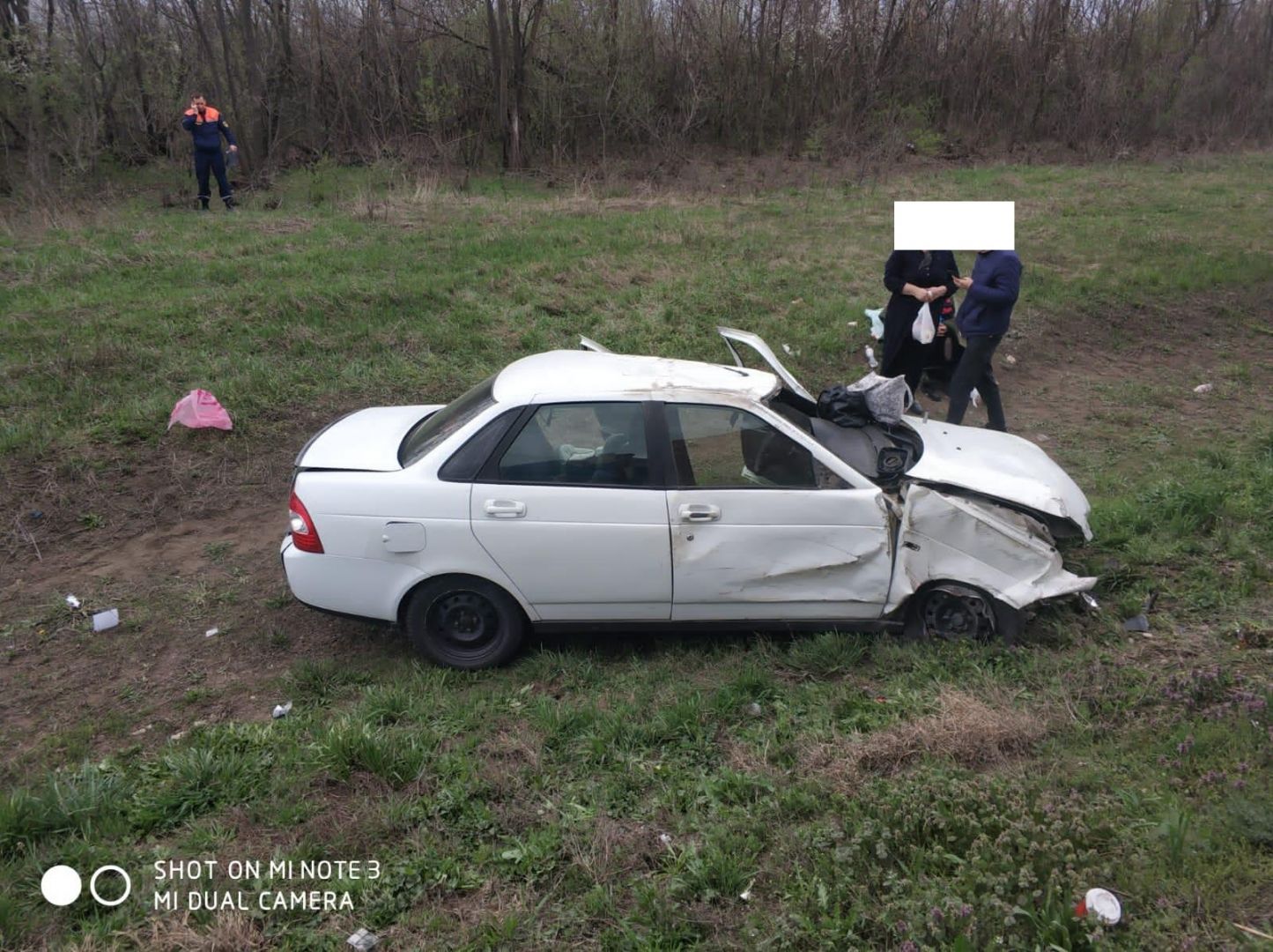 На Ставрополье при опрокидывании автомобиля пострадали 2 человека