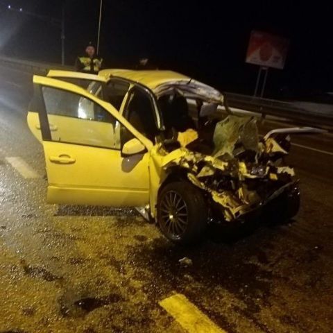 На Ставрополье столкнулись два автомобиля, погибли двое На Ставрополье столкнулись два автомобиля, погибли двое