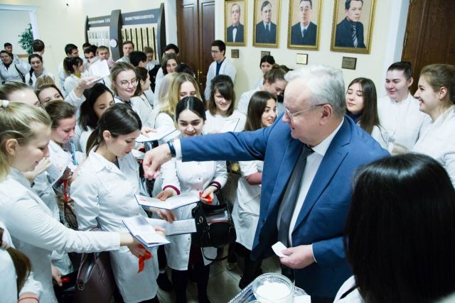 Будущих врачей Ставрополья поздравили с Днём студента Будущих врачей Ставрополья поздравили с Днём студента