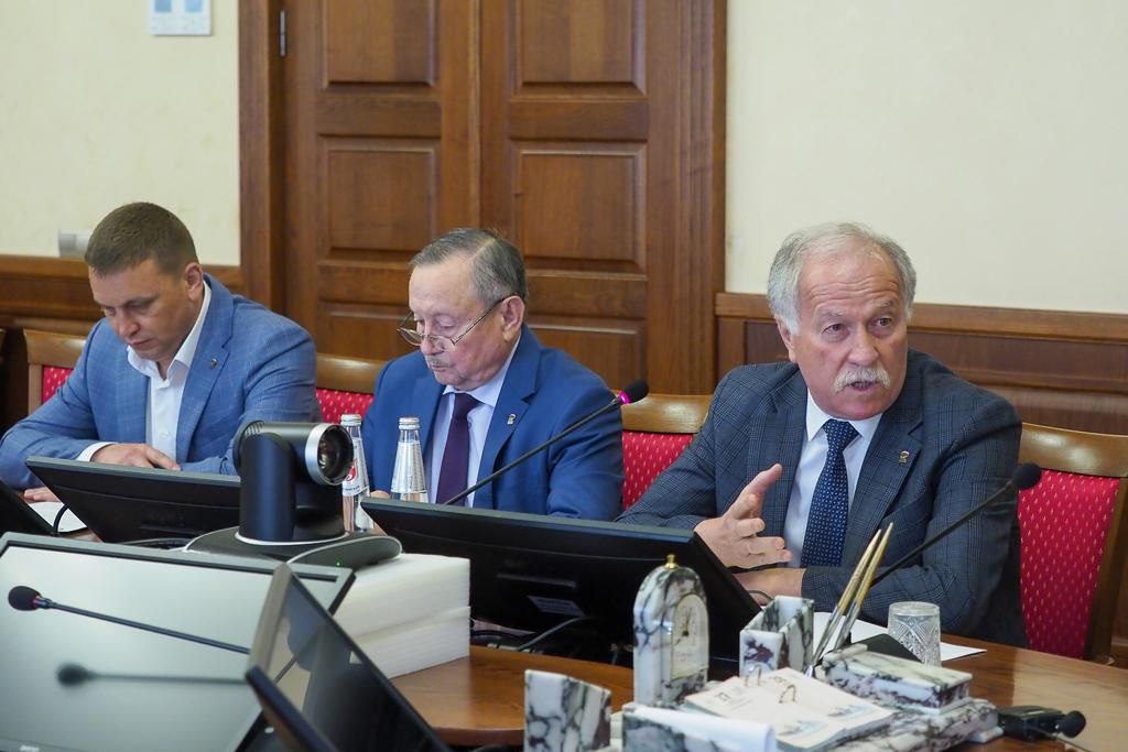 Николай Великдань проинформировал губернатора Ставрополья о реализации наказов избирателей