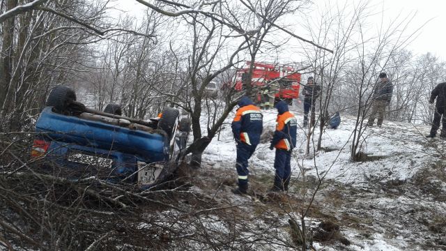 В Ставропольском крае перевернулась легковушка с супружеской парой В Ставропольском крае перевернулась легковушка с супружеской парой