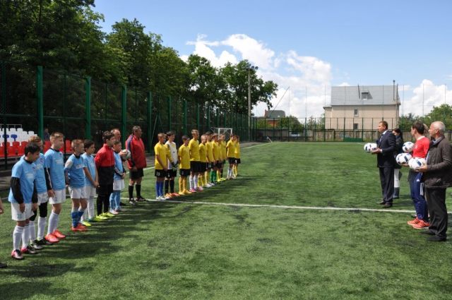 Воспитанники ДЮСШ «Кожаный мяч» одержали победу в финале городского первенства Воспитанники ДЮСШ «Кожаный мяч» одержали победу в финале городского первенства