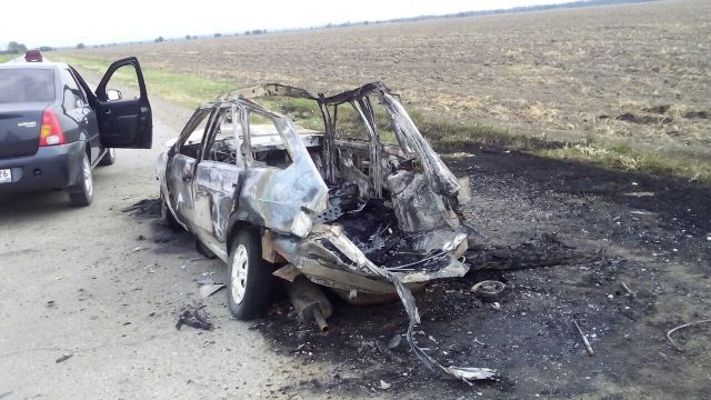 На дороге в Ставропольском крае взорвался автомобиль На дороге в Ставропольском крае взорвался автомобиль