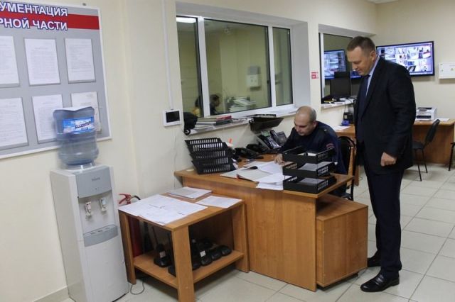 В Ессентуках проверили работу дежурной части отдела полиции В Ессентуках проверили работу дежурной части отдела полиции