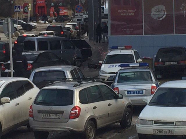 В районе Нижнего рынка в Ставрополе полицейские выставили оцепление В районе Нижнего рынка в Ставрополе полицейские выставили оцепление