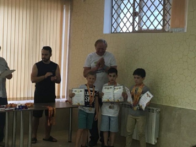 8-летний шахматист стал чемпионом Ставропольского края 8-летний шахматист стал чемпионом Ставропольского края