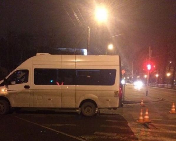 В Ставрополе водитель маршрутки сбил пешехода В Ставрополе водитель маршрутки сбил пешехода