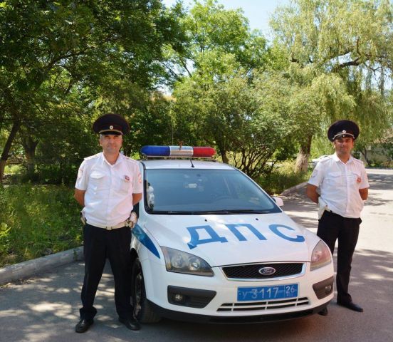 В Минеральных Водах полицейские помогли женщине с ребёнком В Минеральных Водах полицейские помогли женщине с ребёнком