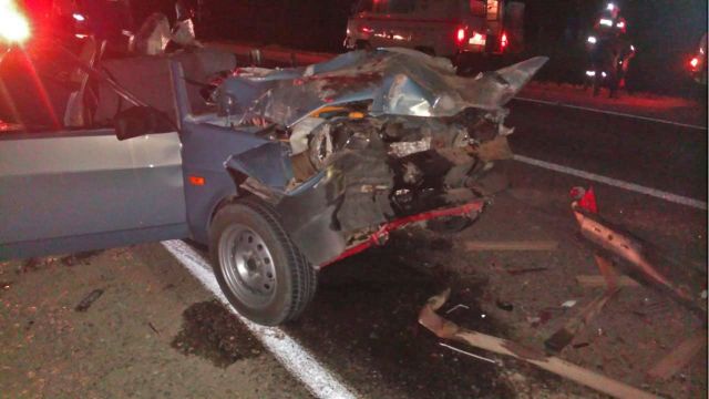 На Ставрополье трое пассажиров погибли на месте в аварии с КАМАЗом На Ставрополье трое пассажиров погибли на месте в аварии с КАМАЗом