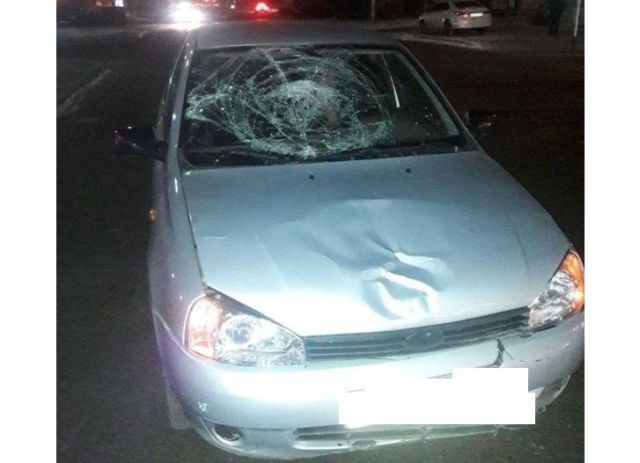 В Ставрополе под колёса автомобиля попала девушка В Ставрополе под колёса автомобиля попала девушка