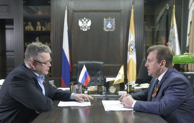 Губернатор Ставрополья провёл рабочую беседу с руководителем Минтруда края Губернатор Ставрополья провёл рабочую беседу с руководителем Минтруда края