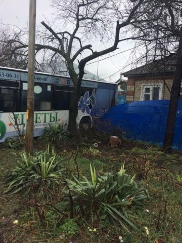 В Ставрополе пассажирка получила травмы после падения в автобусе В Ставрополе пассажирка получила травмы после падения в автобусе