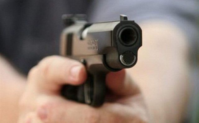 На Ставрополье мужчина открыл стрельбу в маршрутке На Ставрополье мужчина открыл стрельбу в маршрутке