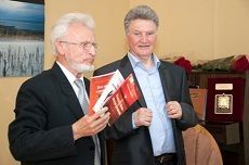 Ставропольскому писателю Константину Ходункову исполнилось 85 лет Ставропольскому писателю Константину Ходункову исполнилось 85 лет