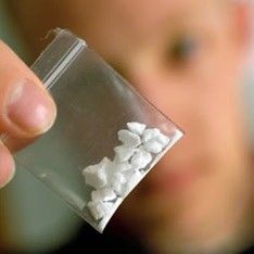 В торговле наркотиками обвиняется группа из 24 человек В торговле наркотиками обвиняется группа из 24 человек
