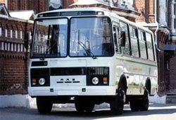 Пассажирский автобус врезался в магазин Пассажирский автобус врезался в магазин