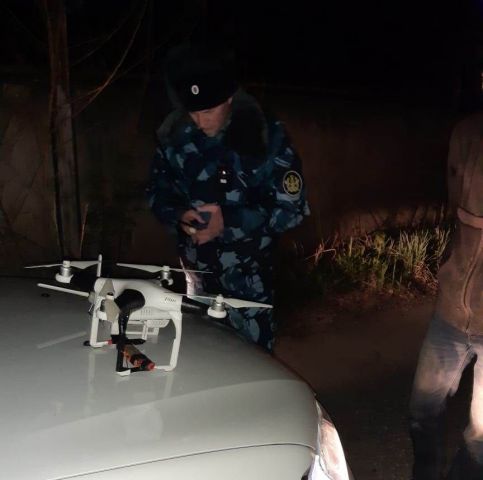 В ставропольскую колонию с помощью квадрокоптера пытались передать мобильные телефоны В ставропольскую колонию с помощью квадрокоптера пытались передать мобильные телефоны
