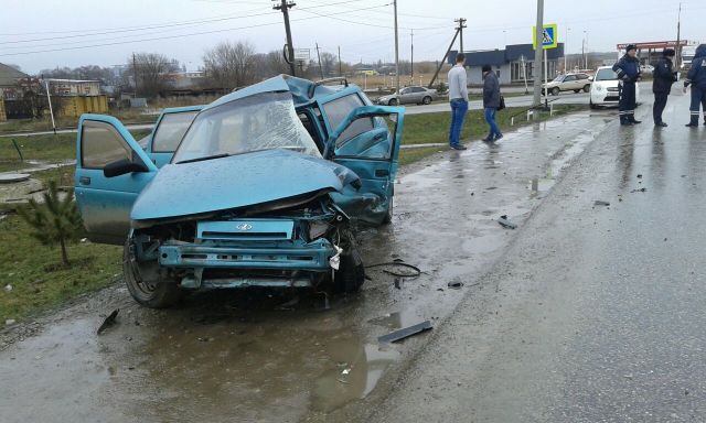 В Ставропольском крае два человека погибли в ДТП с грузовиком В Ставропольском крае два человека погибли в ДТП с грузовиком