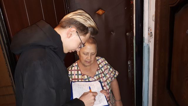 Волонтёры цифрового ТВ обходят дома ставропольцев Волонтёры цифрового ТВ обходят дома ставропольцев