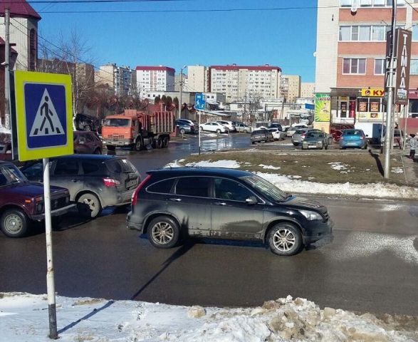 В Ставрополе под колёса иномарки попал 8-летний школьник В Ставрополе под колёса иномарки попал 8-летний школьник