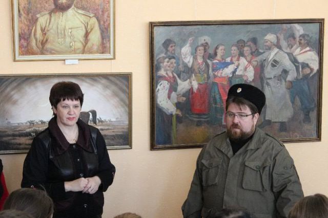 В Михайловске открылась художественная выставка о казачестве В Михайловске открылась художественная выставка о казачестве