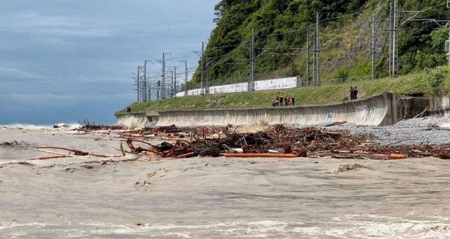 Тело второй ставропольчанки из унесённого в море автомобиля обнаружили в Сочи