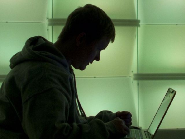 Житель Пятигорска распространял порнографические материалы с изображениями несовершеннолетних Житель Пятигорска распространял порнографические материалы с изображениями несовершеннолетних