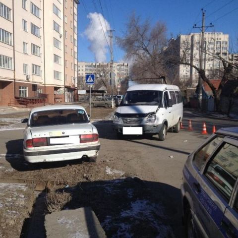 На Ставрополье легковушка врезалась в «ГАЗель», пострадали ребёнок и медсестра На Ставрополье легковушка врезалась в «ГАЗель», пострадали ребёнок и медсестра