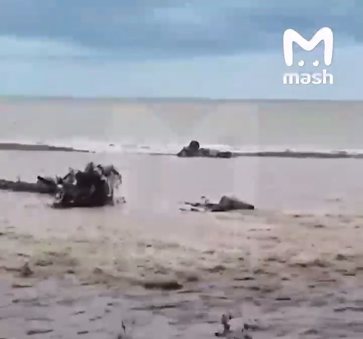 Две машины с туристами со Ставрополья унесло в море в районе Сочи