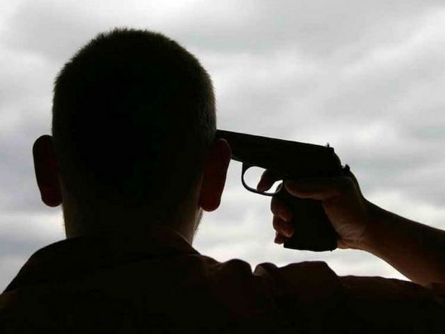 В Ставропольском крае сержант Минобороны выстрелил себе в голову В Ставропольском крае сержант Минобороны выстрелил себе в голову