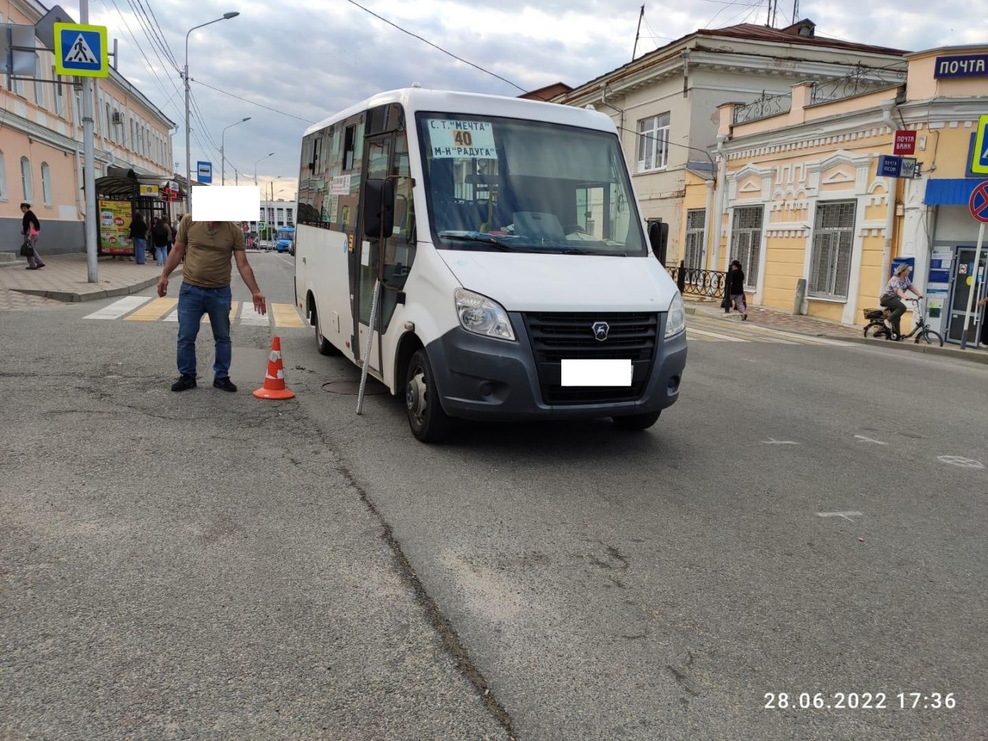 Водитель маршрутки сбил женщину в центре Ставрополя