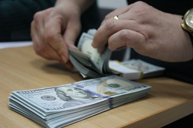 Две родственницы пытались незаконно вывезти валюту со Ставрополья в Израиль Две родственницы пытались незаконно вывезти валюту со Ставрополья в Израиль