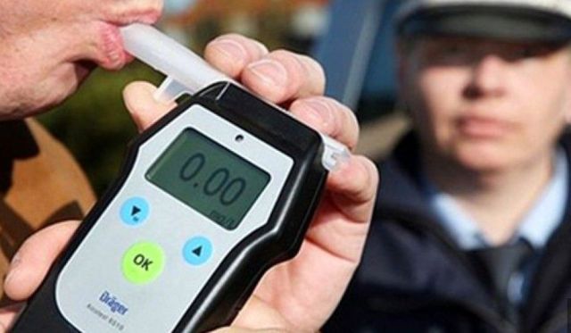 В Будённовске нетрезвый водитель семь раз пытался обмануть алкотестер В Будённовске нетрезвый водитель семь раз пытался обмануть алкотестер