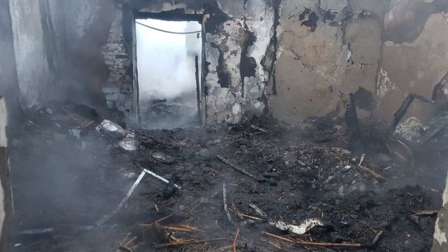 В Ставропольском крае загорелся частный дом, погиб мужчина В Ставропольском крае загорелся частный дом, погиб мужчина