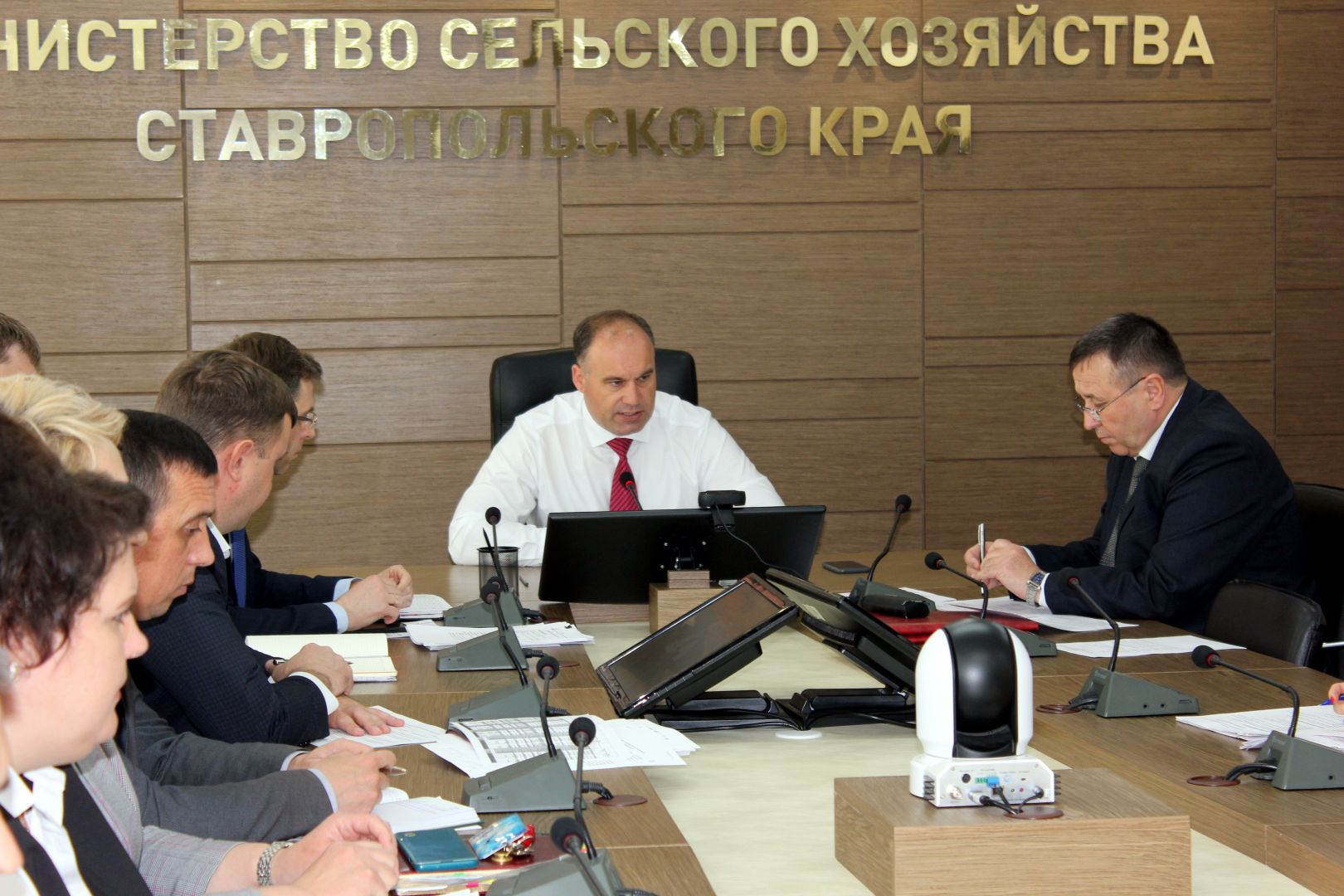 На Ставрополье обсудили господдержку аграриев и предоставление сельхозтехники на льготных условиях На Ставрополье обсудили господдержку аграриев и предоставление сельхозтехники на льготных условиях