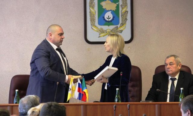 Ольга Тимофеева поздравила Михаила Миненкова с избранием на должность главу Невинномысска Ольга Тимофеева поздравила Михаила Миненкова с избранием на должность главу Невинномысска