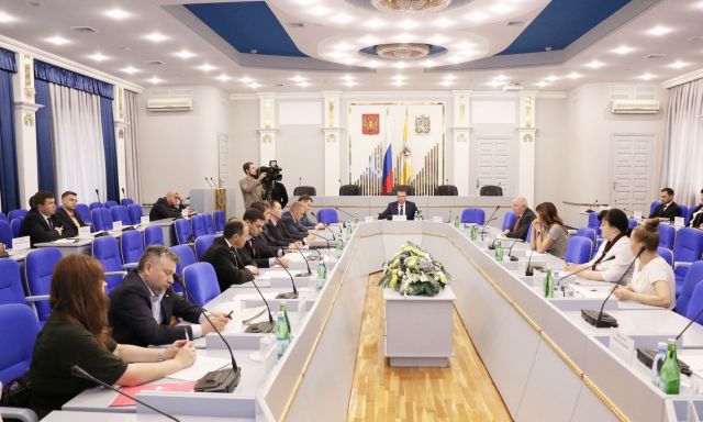 В Думе Ставропольского края рассмотрели жалобы граждан на МФЦ В Думе Ставропольского края рассмотрели жалобы граждан на МФЦ