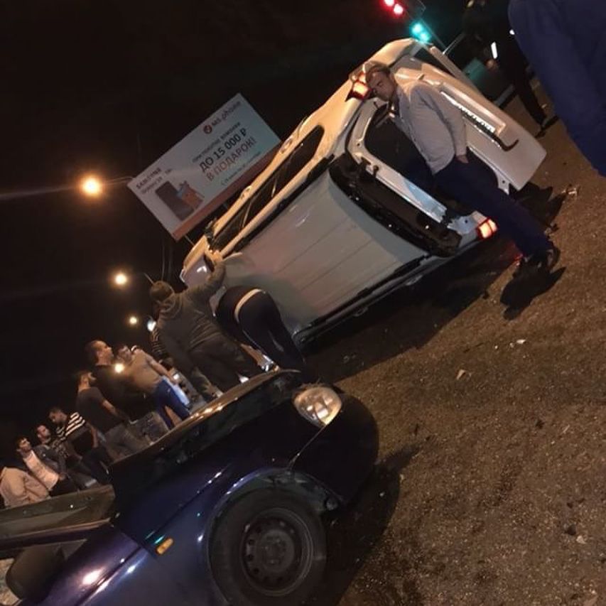 В Пятигорске из-за нарушителя на внедорожнике произошло тройное ДТП В Пятигорске из-за нарушителя на внедорожнике произошло тройное ДТП