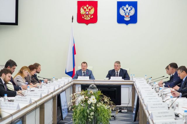 Губернатор Ставрополья провёл заседание рабочей подгруппы Госсовета РФ по реализации проекта «Чистая вода» Губернатор Ставрополья провёл заседание рабочей подгруппы Госсовета РФ по реализации проекта «Чистая вода»