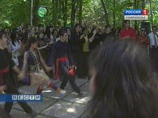 Танцевать лучше, чем воевать Танцевать лучше, чем воевать