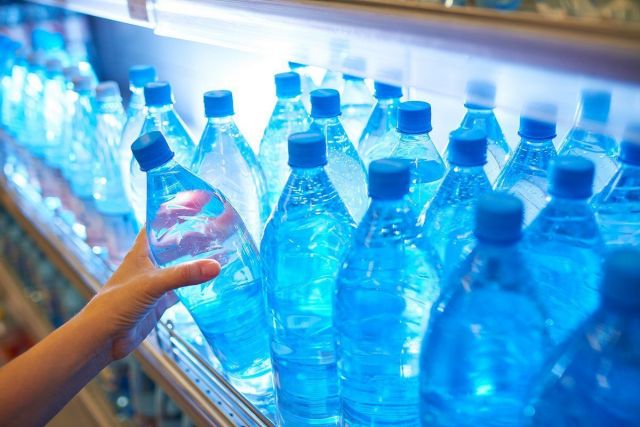 Рост продаж бутилированной воды зависит от навязанных стереотипов Рост продаж бутилированной воды зависит от навязанных стереотипов