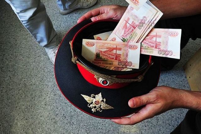 Ставропольский полицейский вымогал деньги за мнимую помощь в трудоустройстве Ставропольский полицейский вымогал деньги за мнимую помощь в трудоустройстве