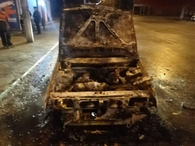 В Ставрополе сгорел автомобиль В Ставрополе сгорел автомобиль