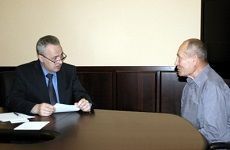 Александр Олдак провел прием граждан в приемной президента РФ Александр Олдак провел прием граждан в приемной президента РФ